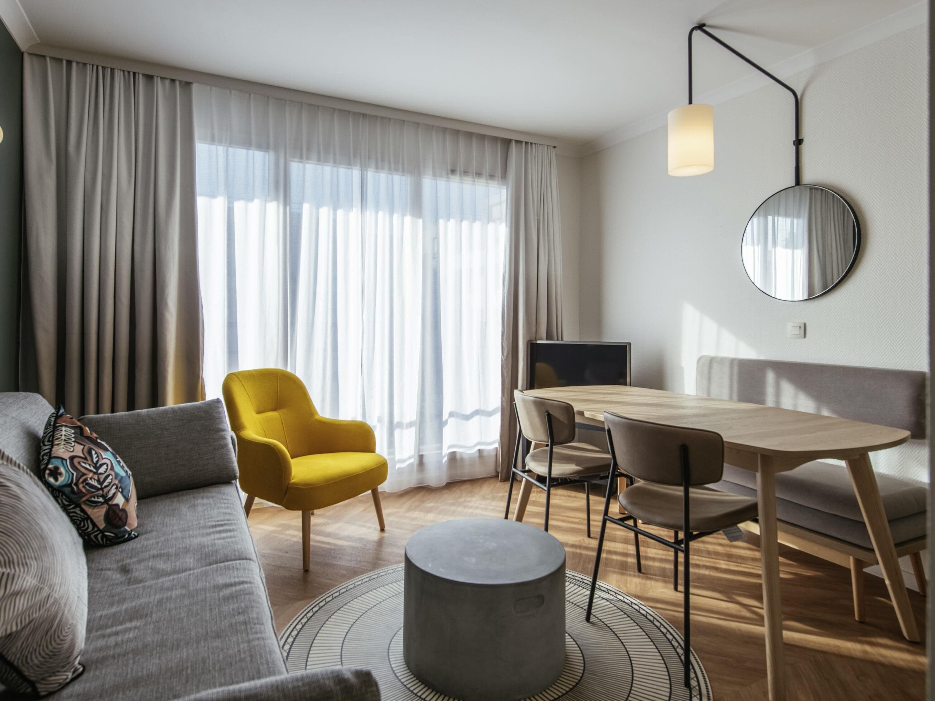 Coffres-forts dans les chambres, bureau, chambres insonorisées