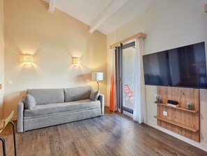 Leilighet, 2 soverom (6 people) | Safe på rommet, skrivebord, lydisolert og strykejern/-brett