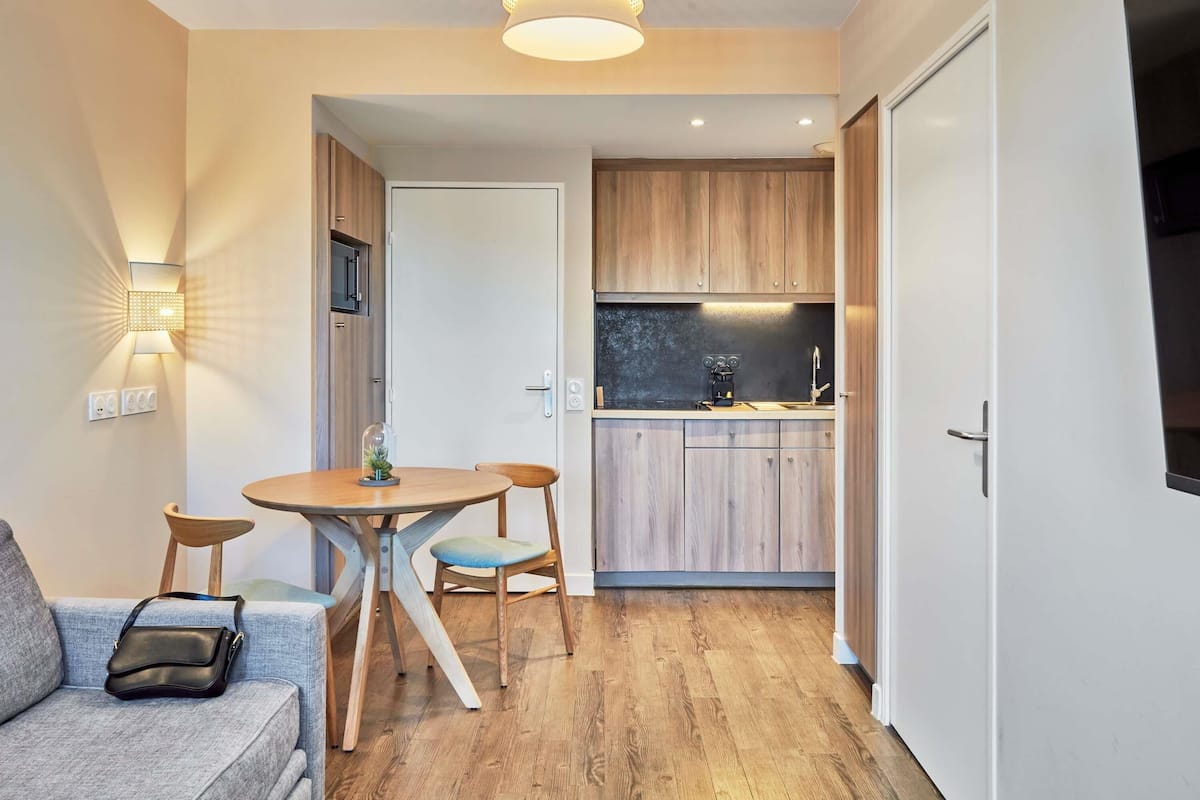 Coffres-forts dans les chambres, bureau, chambres insonorisées