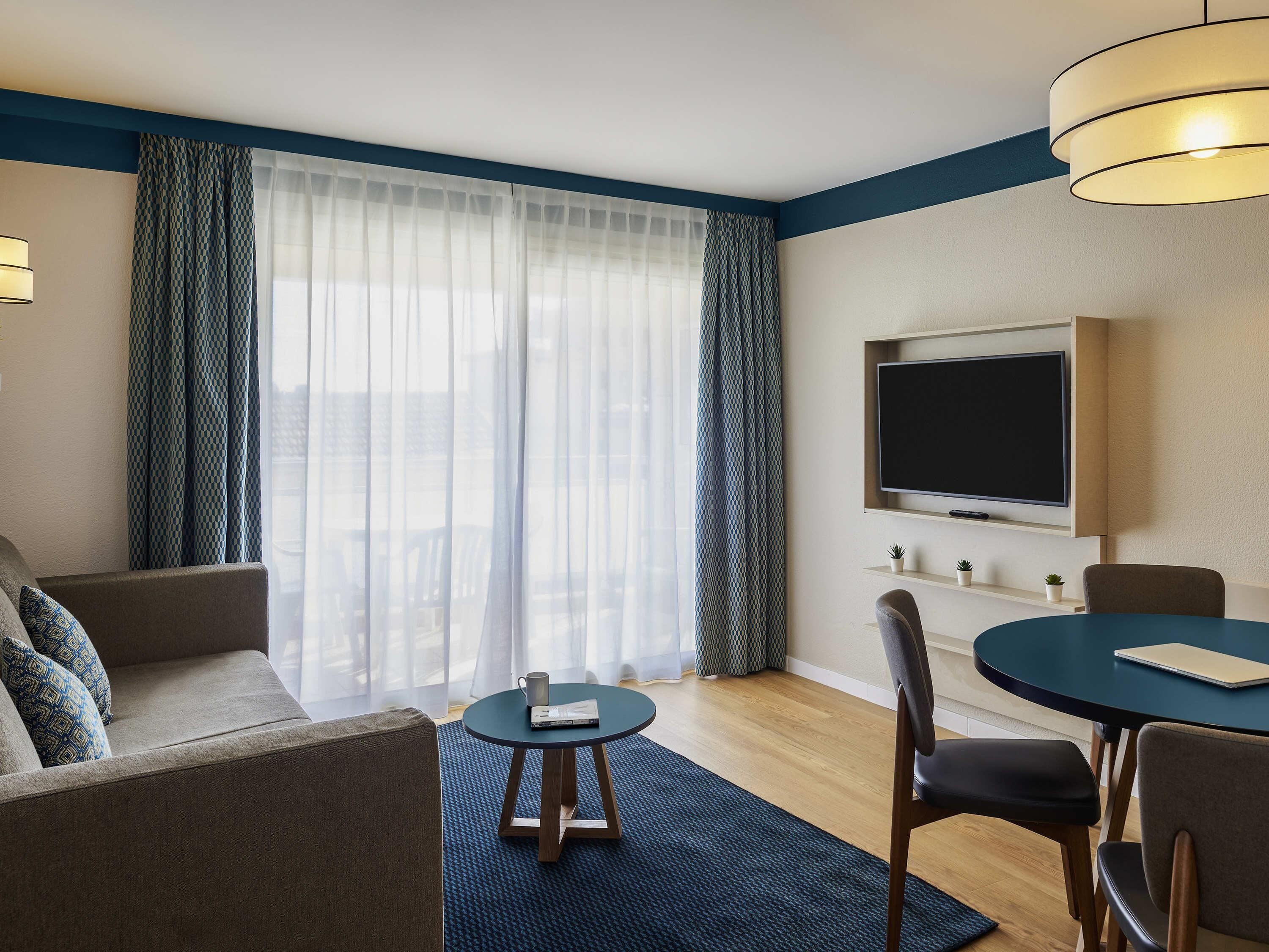 开间, 1 张双人床和 1 张沙发床 | 客房内保险箱、办公桌、隔音、熨斗/熨衣板