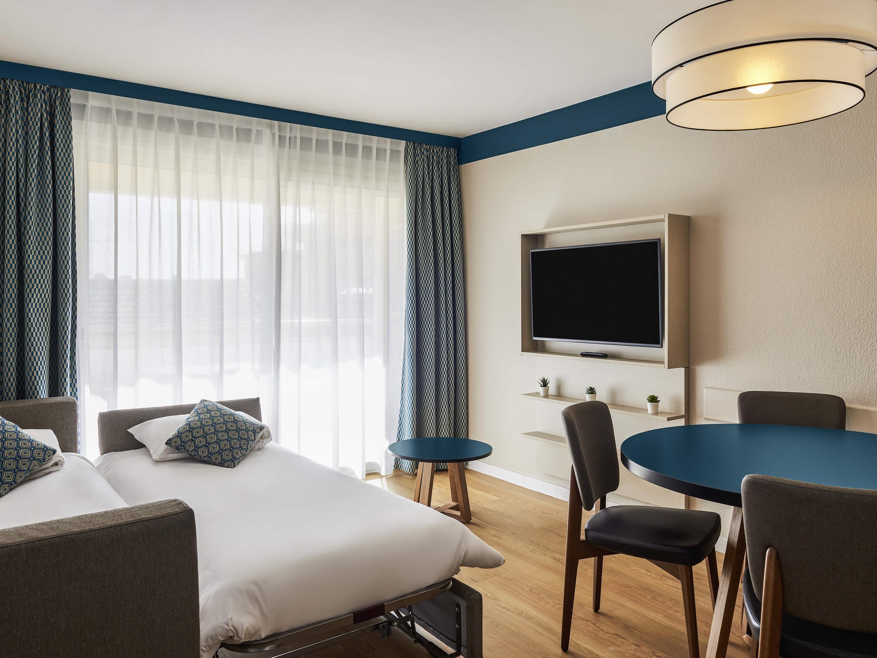 In-room safe, desk, soundproofing, iron/ironing board