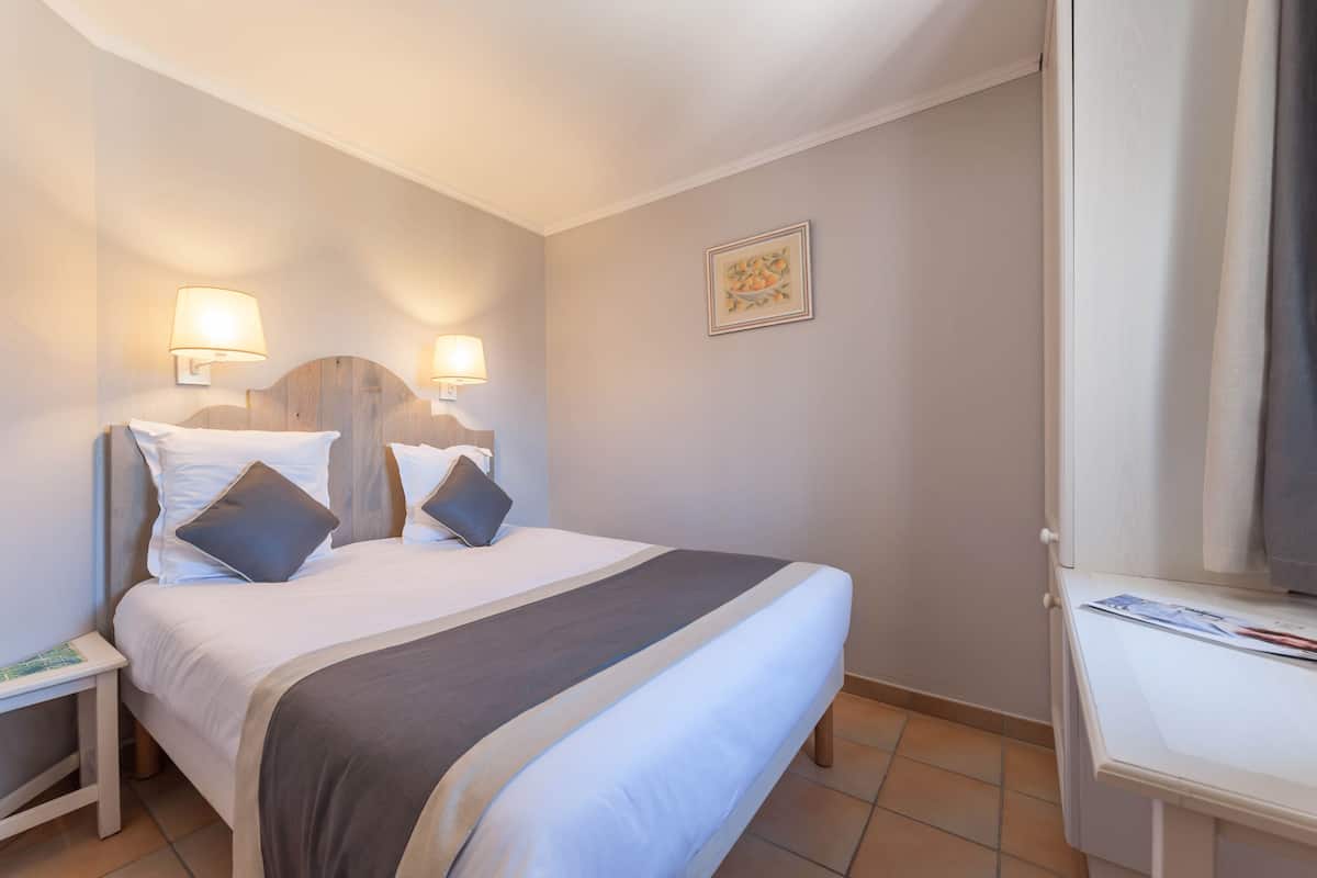 Apartment 4 people - 1 bedroom - Balcony or Terrace - Lake district | 1 bedroom, in-room safe, blackout drapes, cribs/infant beds