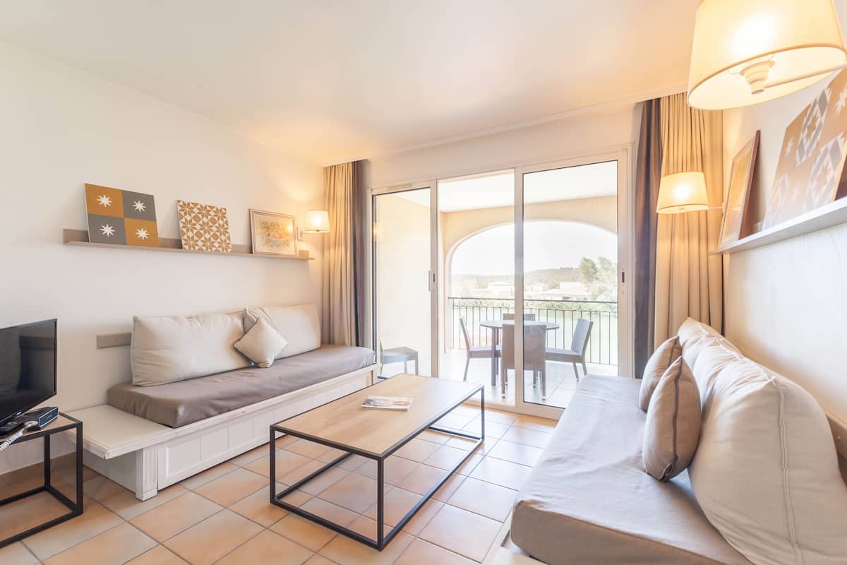 Studio 4 people - 1 sleeping alcove - Balcony or Terrace - lake district | 1 bedroom, in-room safe, blackout drapes, cribs/infant beds