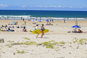 Surfing/boogie boarding