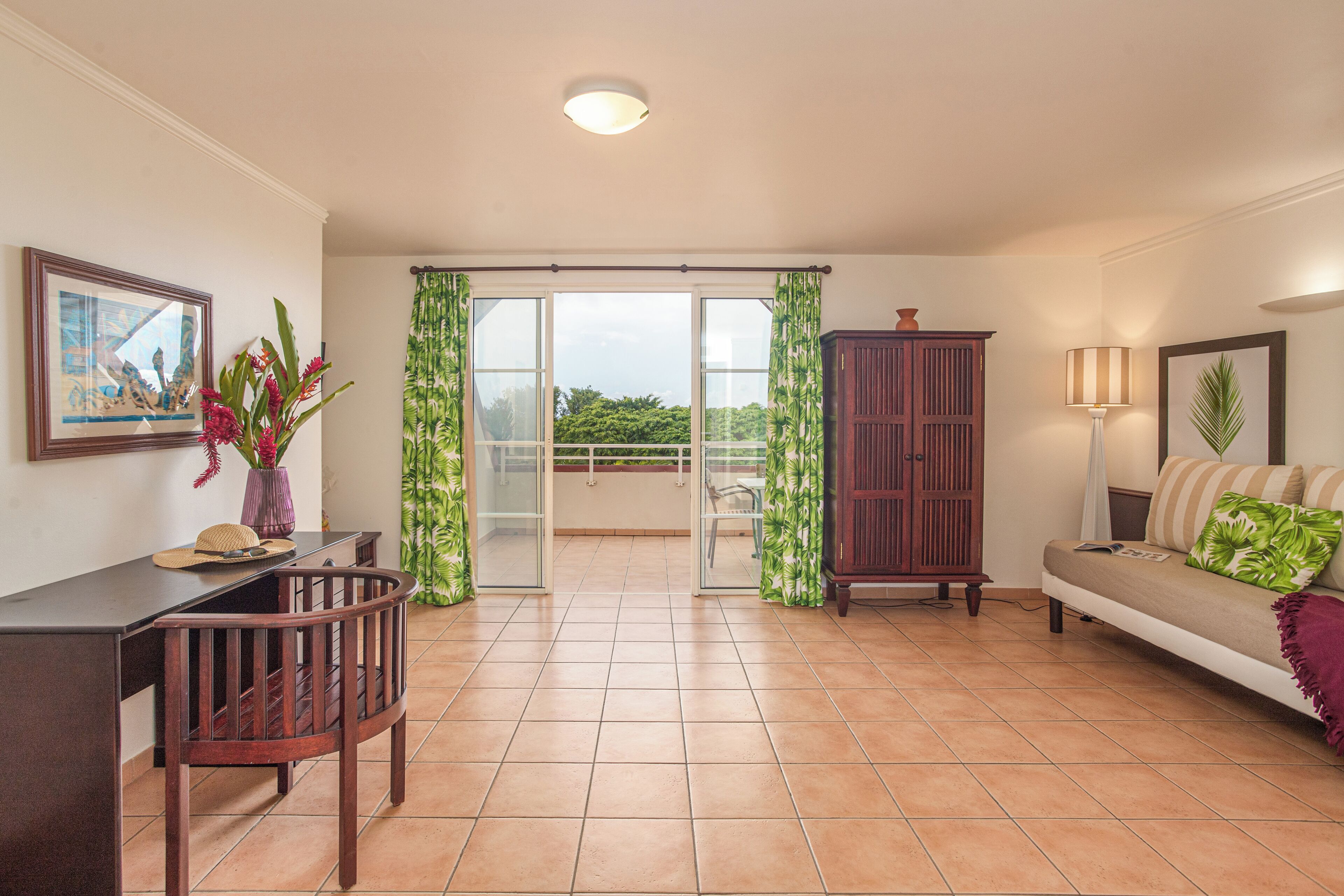 Apartment 6 people - 2 bedrooms - Terrace | Living area | Flat-screen TV