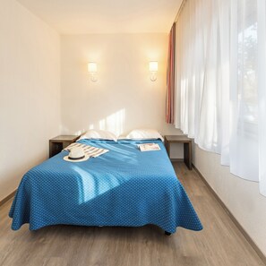 Apartment 6 people - 2 Bedrooms - Balcony | 2 bedrooms, iron/ironing board, free WiFi, bed sheets