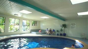 Indoor pool, pool loungers