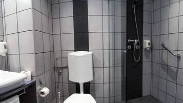 Shower, free toiletries