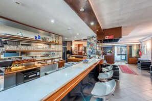 Bar (en el alojamiento)