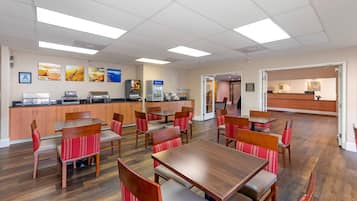 Desayuno buffet incluido todos los días