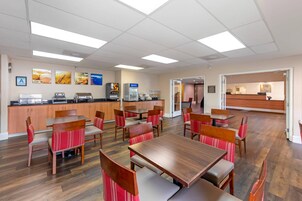 Desayuno buffet incluido todos los días 