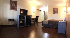 Standard Room, 1 Queen Bed, Non Smoking