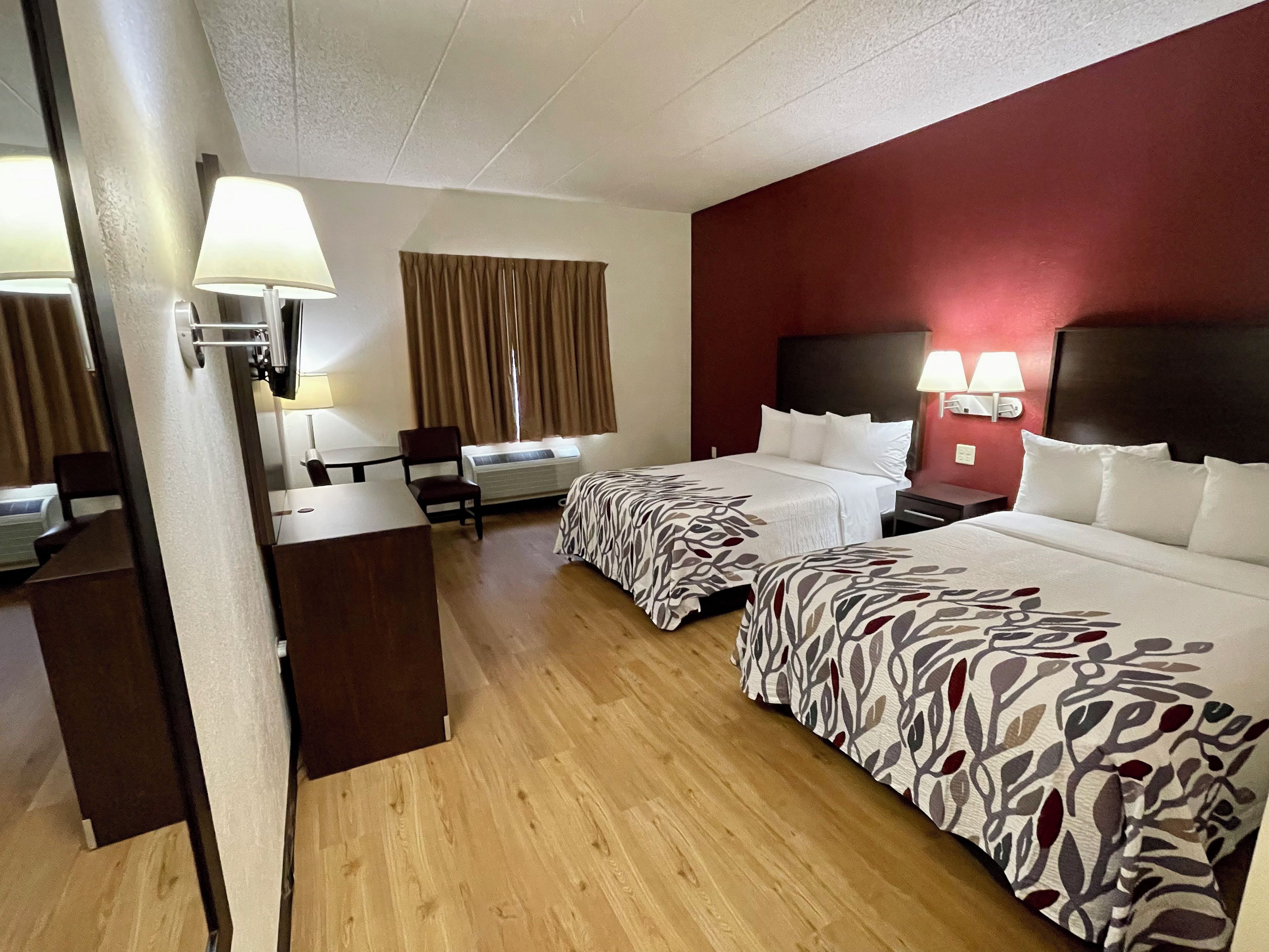 Iron/ironing board, WiFi (free), bed sheets