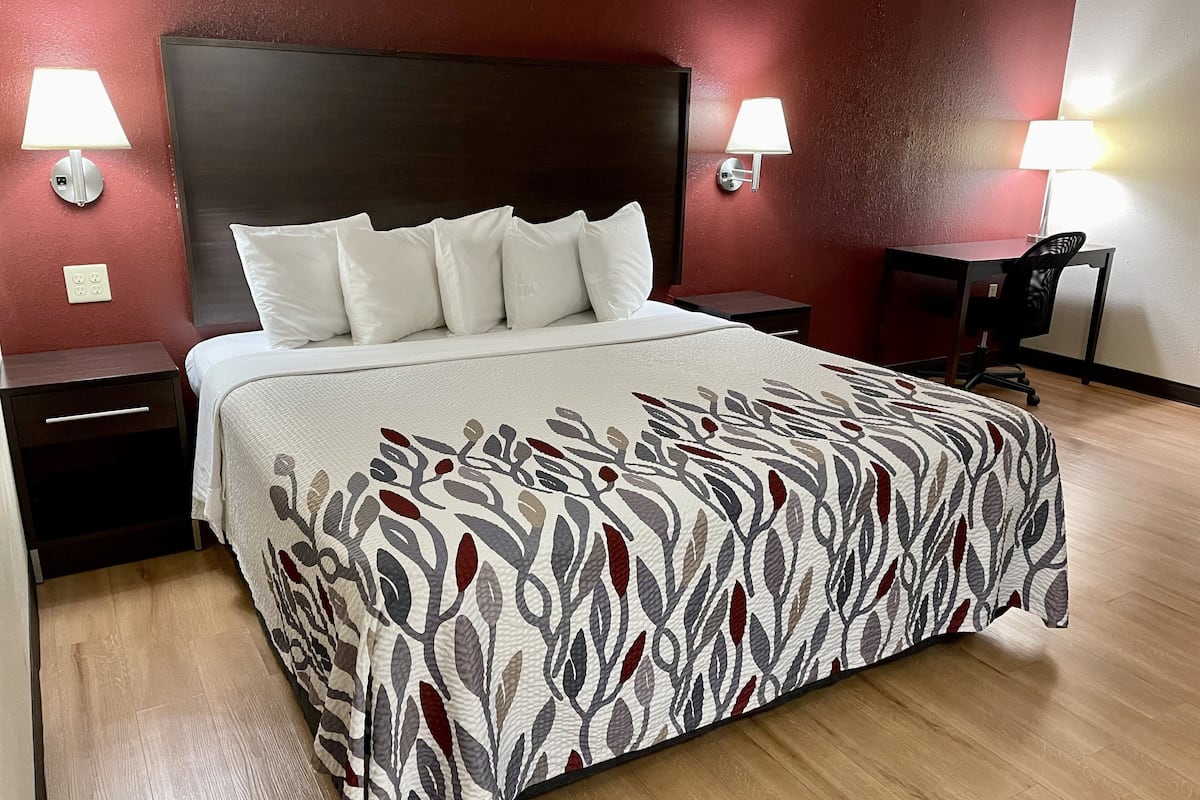 In-room safe, iron/ironing board, free WiFi, bed sheets