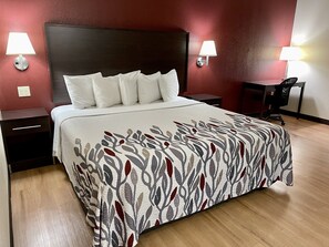 Iron/ironing board, free WiFi, bed sheets - Red Roof Inn Sandusky - Milan (Milan)