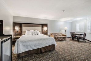 Suite, 1 King Bed, Accessible, Non Smoking