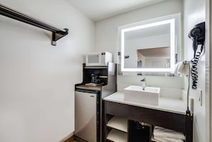 Standard Double Room, 2 Double Beds, Non Smoking | Bathroom | Combined shower/bathtub, free toiletries, hair dryer, towels