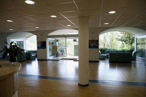 Lobby-Lounge