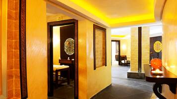 Espace de soins pour les couples, sauna, bain à remous, hammam, hammam