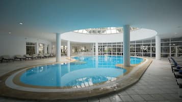 Indoor pool, 2 outdoor pools, pool umbrellas, sun loungers