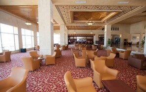 3 bars, piano-bar, lounge dans le hall