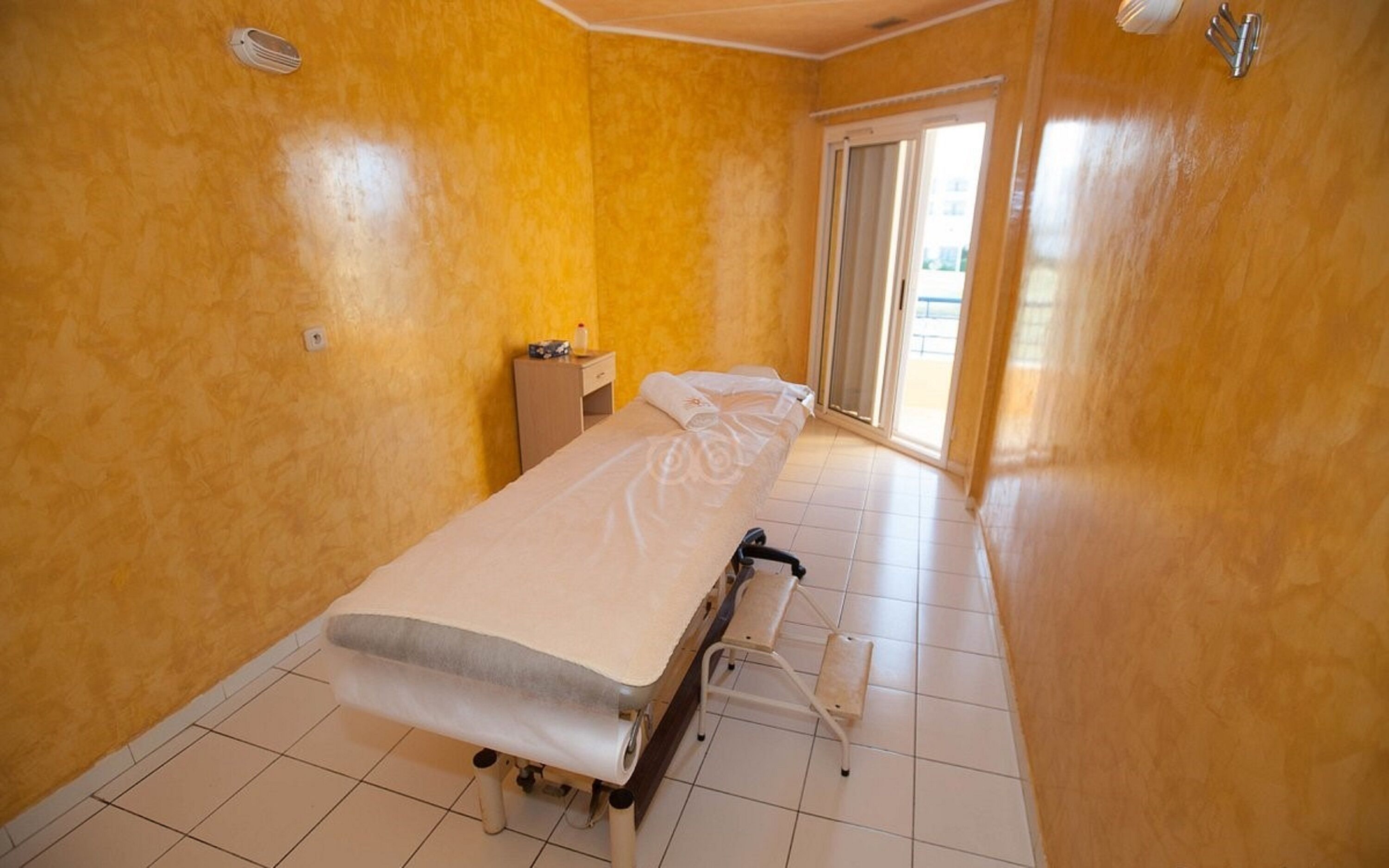 Turkish bath, body treatments, hydrotherapy, thalassotherapy, facials