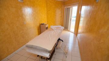 Turkish bath, body treatments, hydrotherapy, thalassotherapy, facials