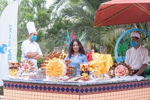 3 restaurants; ze serveren er ontbijt, lunch en diner 