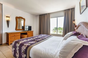 Premium bedding, Select Comfort beds, in-room safe, blackout drapes - Djerba Resort (Djerba Midun)