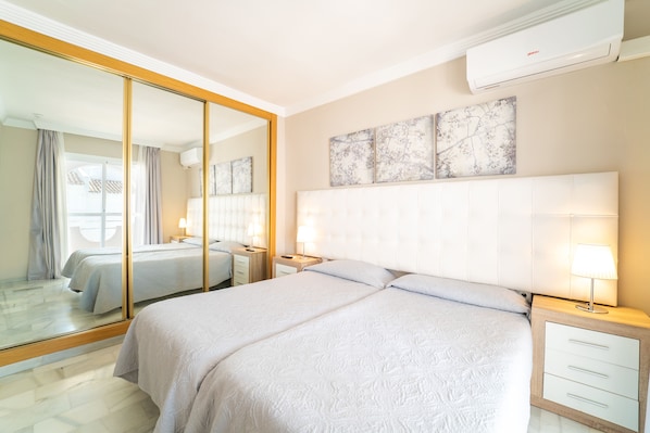 1 bedroom, blackout drapes, free WiFi, bed sheets