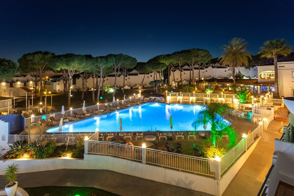 Indoor pool, outdoor pool, sun loungers