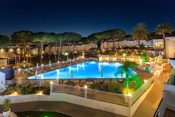 Indoor pool, outdoor pool, sun loungers