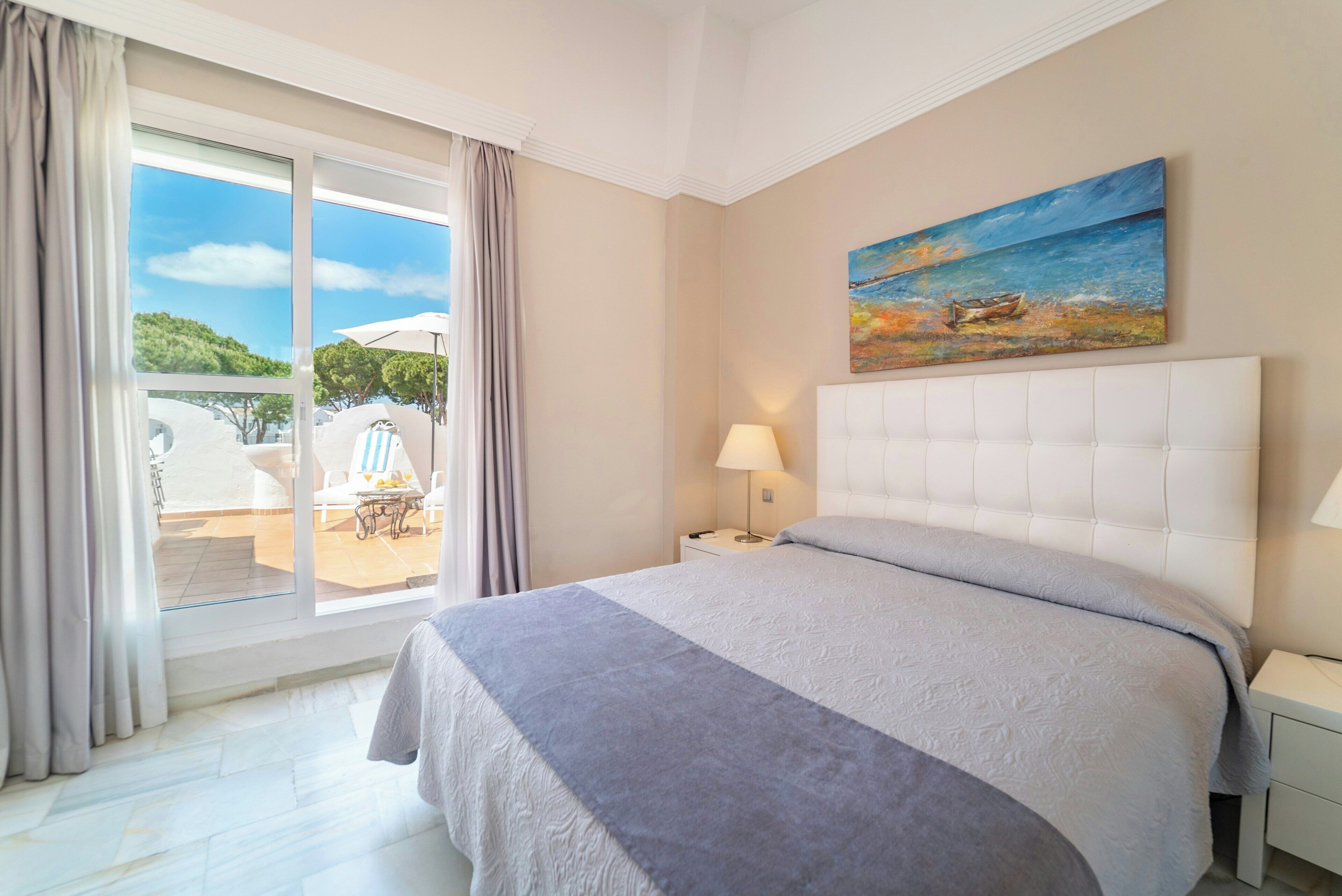 Double Room, 1 Double or 2 Twin Beds | 1 bedroom, blackout drapes, free WiFi, bed sheets