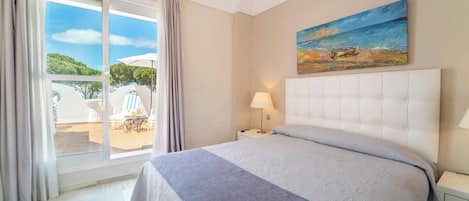 Double Room, 1 Double or 2 Single Beds