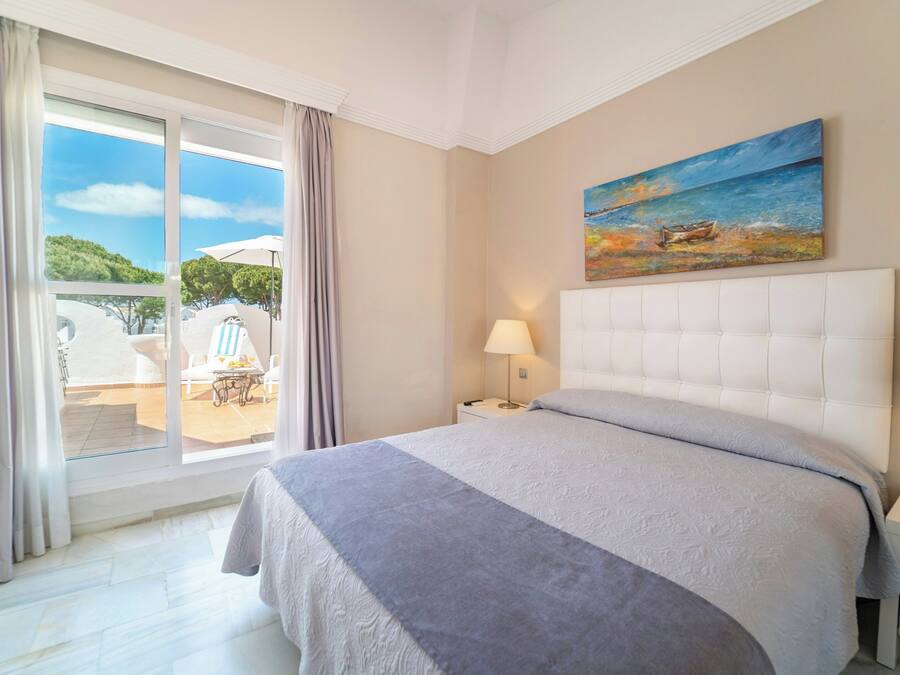 Double Room, 1 Double or 2 Single Beds | 1 bedroom, blackout curtains, free WiFi, bed sheets