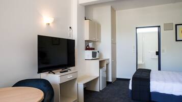 Fer et planche Ă  repasser, lit parapluie, Wi-Fi gratuit, draps fournis