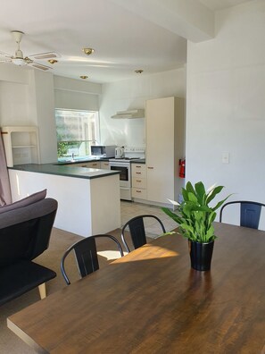 2 Bedrooms Apartment | Iron/ironing board, free cribs/infant beds, rollaway beds, free WiFi