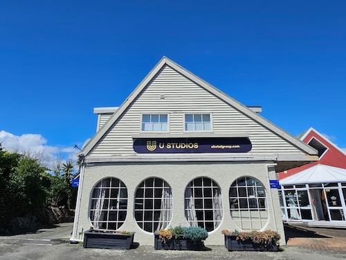 U Studios Paraparaumu Beach