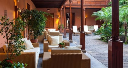 Hotel LIVVO La Quinta Roja