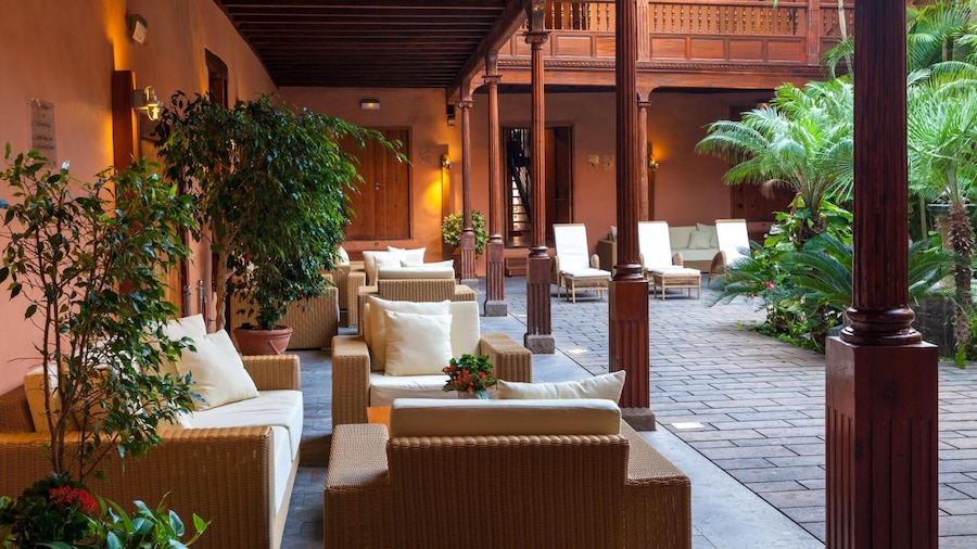Hotel LIVVO La Quinta Roja
