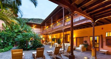 Hotel LIVVO La Quinta Roja