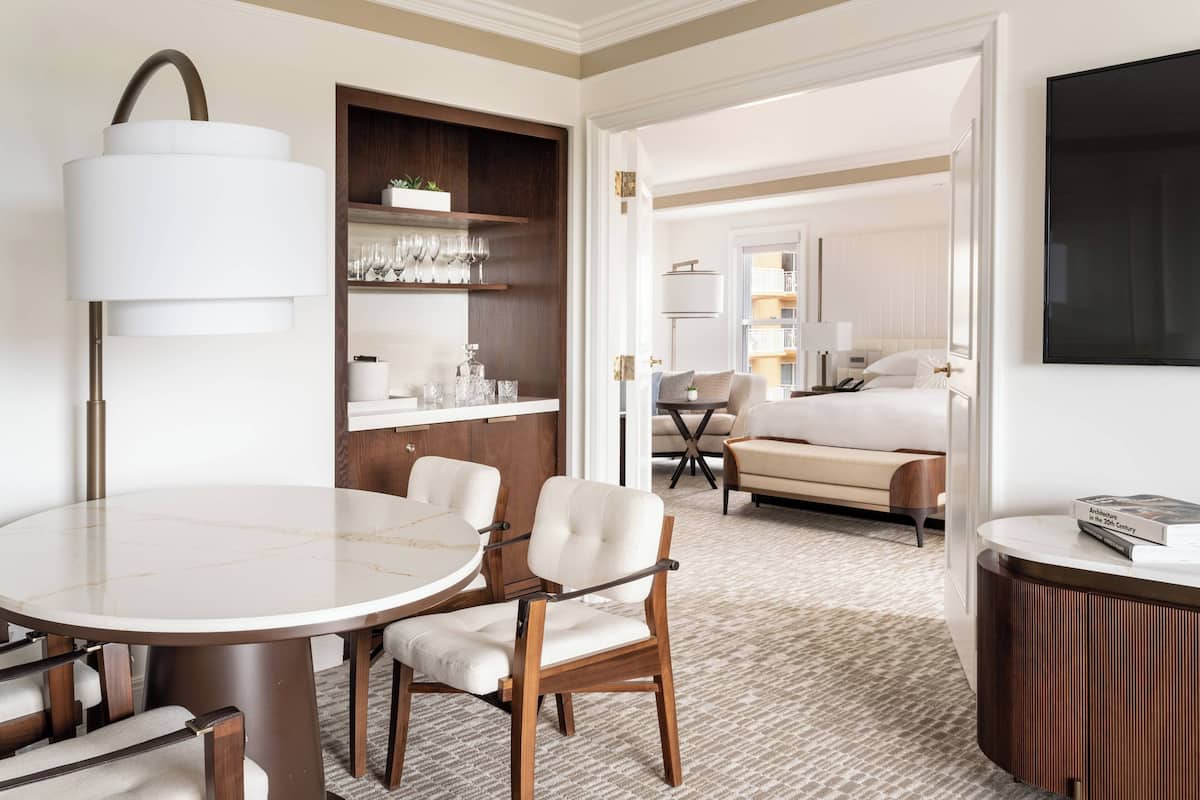 1 bedroom, premium bedding, down comforters, minibar