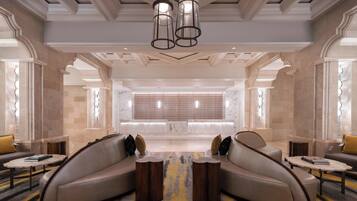 2 bares/lounges, bar ao lado da piscina