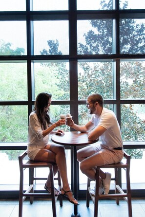 7 restaurants, dinner served, American cuisine