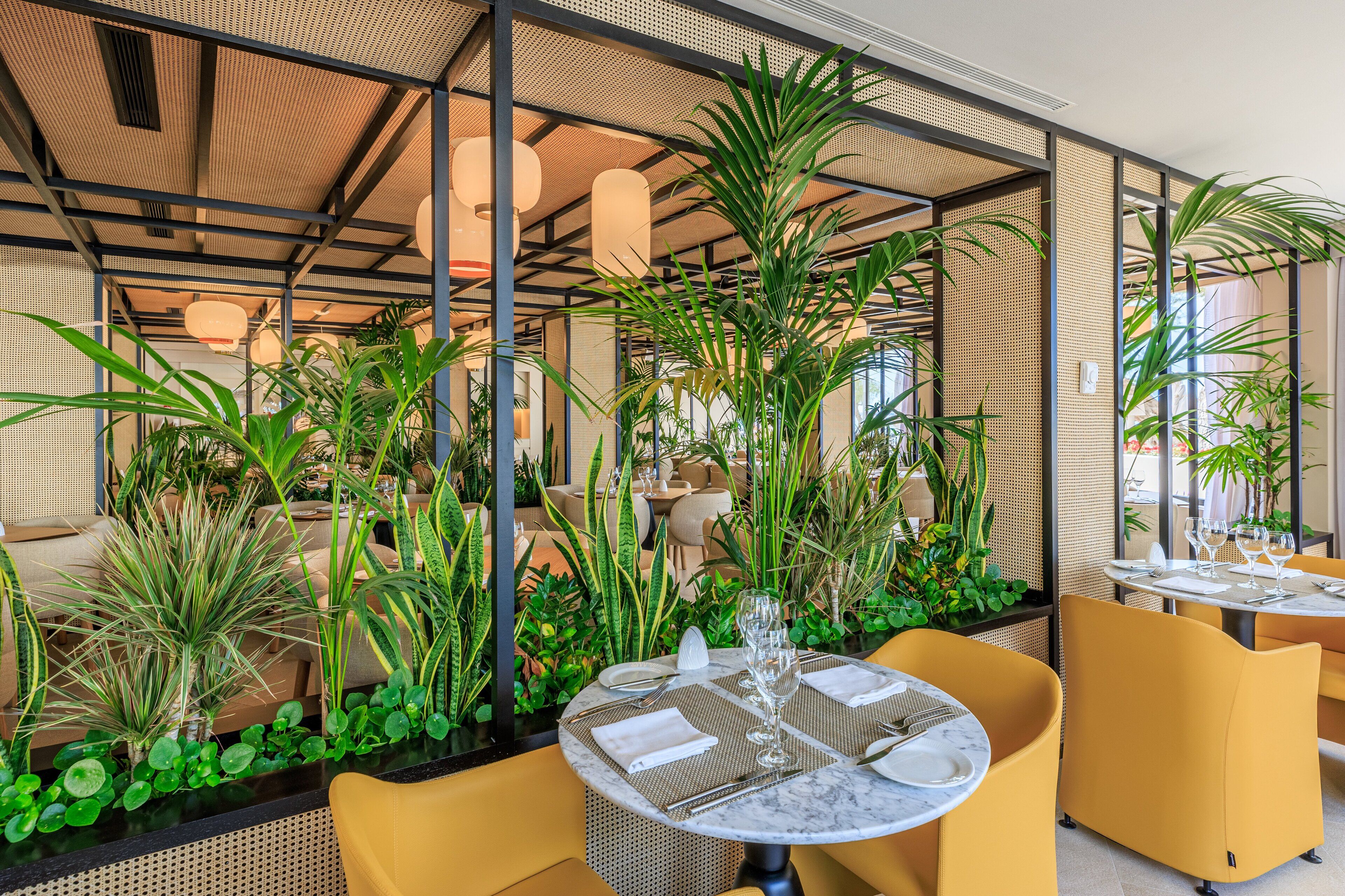 2 restaurants, lunch, dinner served; mediterranean cuisine