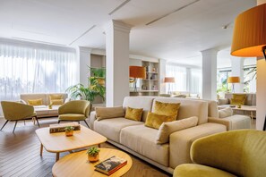 26-inch LCD TV with satellite channels, TV - Hotel Illa D'Or (Pollenca)
