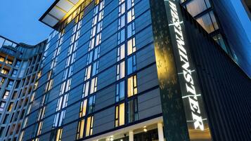 Fachada del alojamiento - Noche