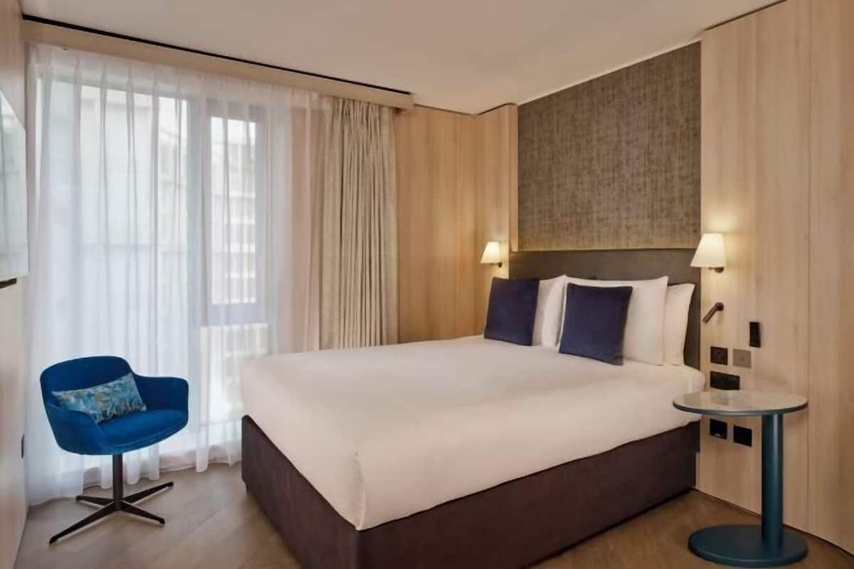1 bedroom, in-room safe, desk, laptop workspace