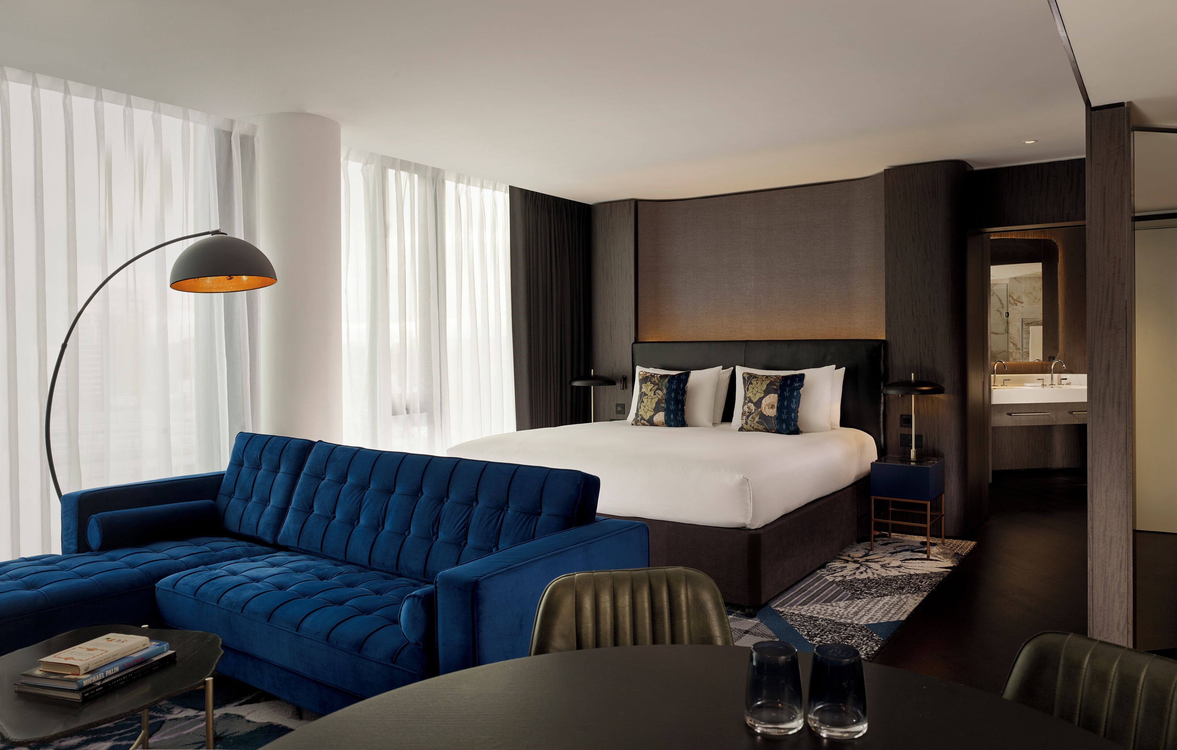 Suite, 1 chambre | Coffres-forts dans les chambres, bureau