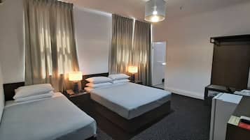 Deluxe Room | In-room safe, desk, iron/ironing board, bed sheets